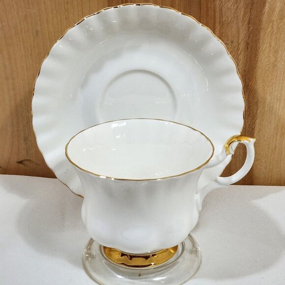 Royal Albert Val D'or Tea Cup Saucer white gold trim set fine china England - Picture 1 of 12